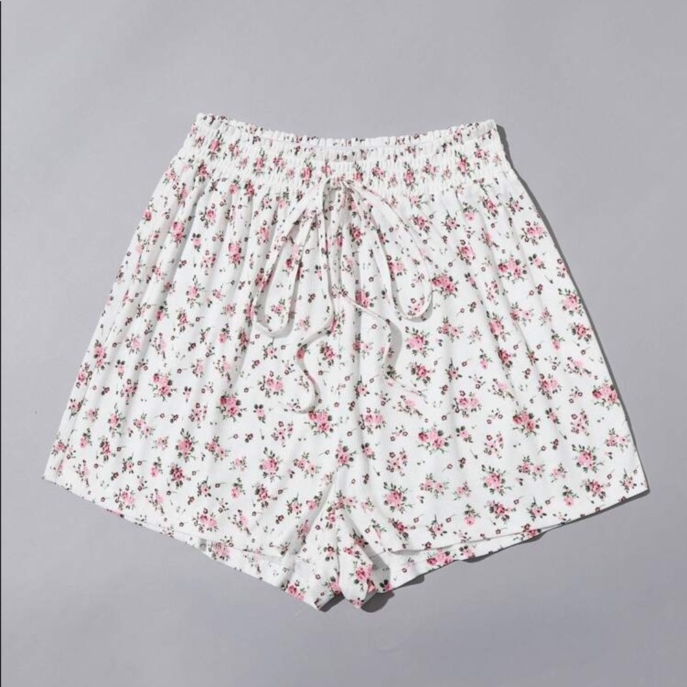 New Women’s Floral Pajama Sleep Shorts - Picture 3 of 6